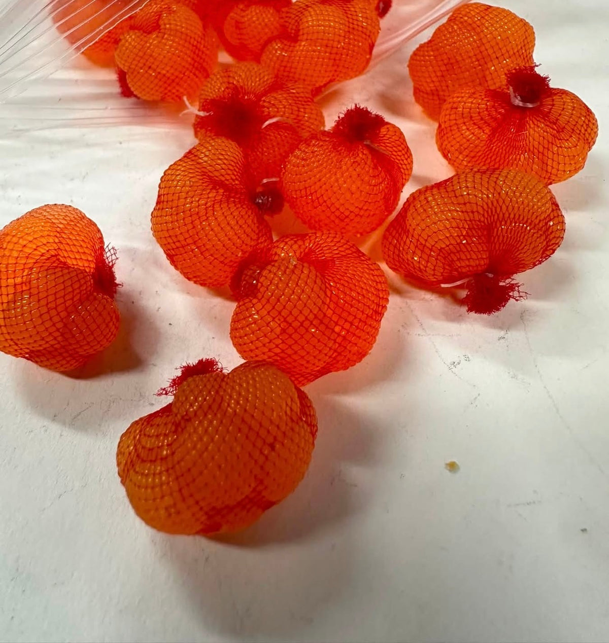 Soft Plastic Salmon Egg Sacs 1/4” eggs in Salmon oil (6-pk )