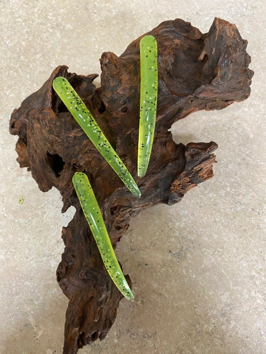3.5" Carrot Worm ( Chartreuse w/Salt & Pepper Flake )
