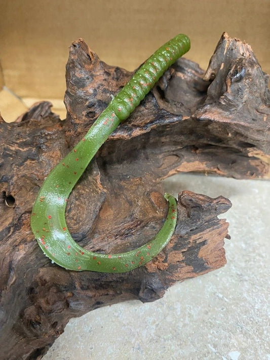7" Ribbon Tail Worm ( Green Pumpkin w/ Red Flake )